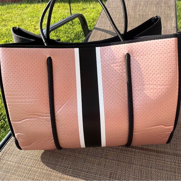 Haute Shore Greyson neoprene tote bag - Picture 8 of 14